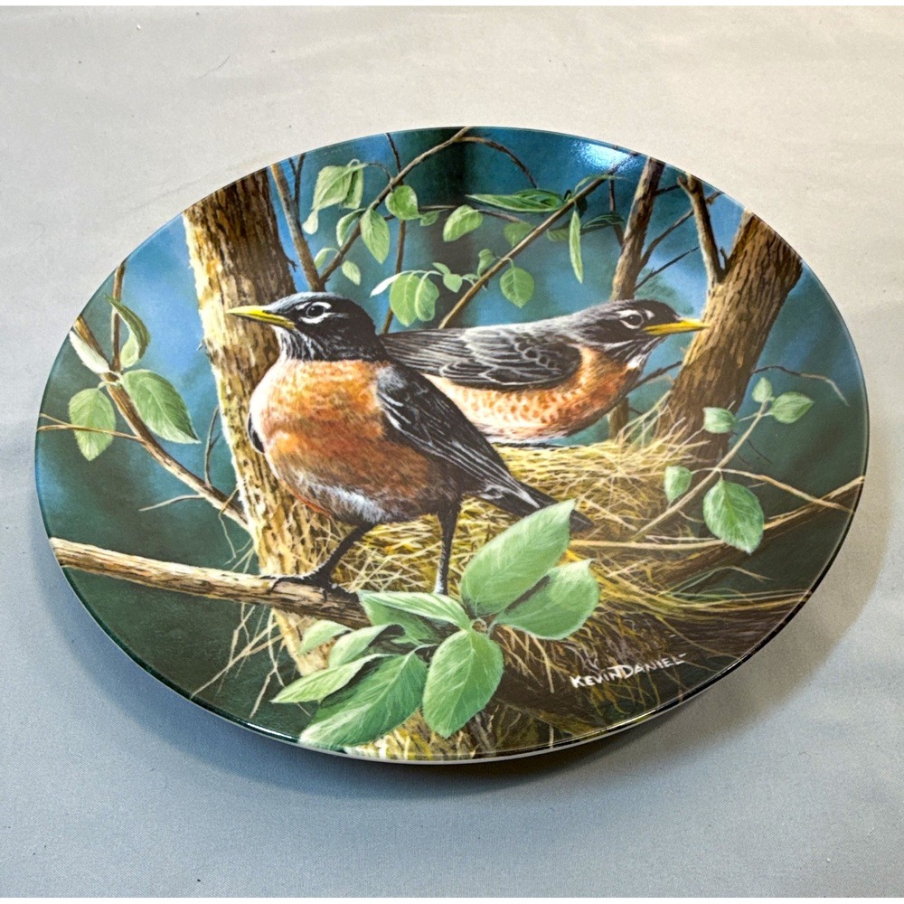1986 Knowles Britannica Birds of Your Garden Robin Plate 6687A 10in China